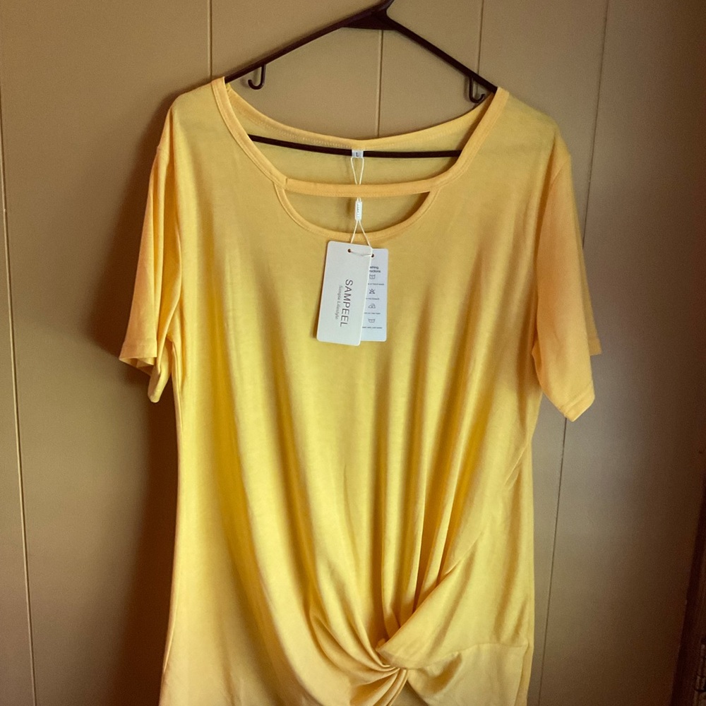 NWT short sleeve top